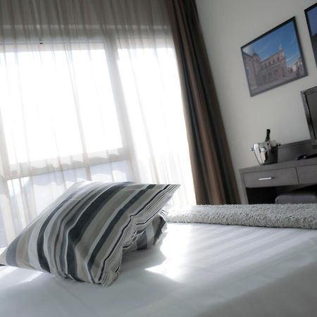 Blu Arena Hotel Montecchio  Екстериор снимка